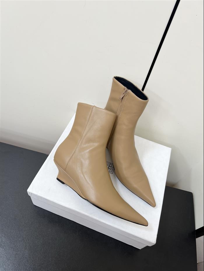 20251128174315187 370